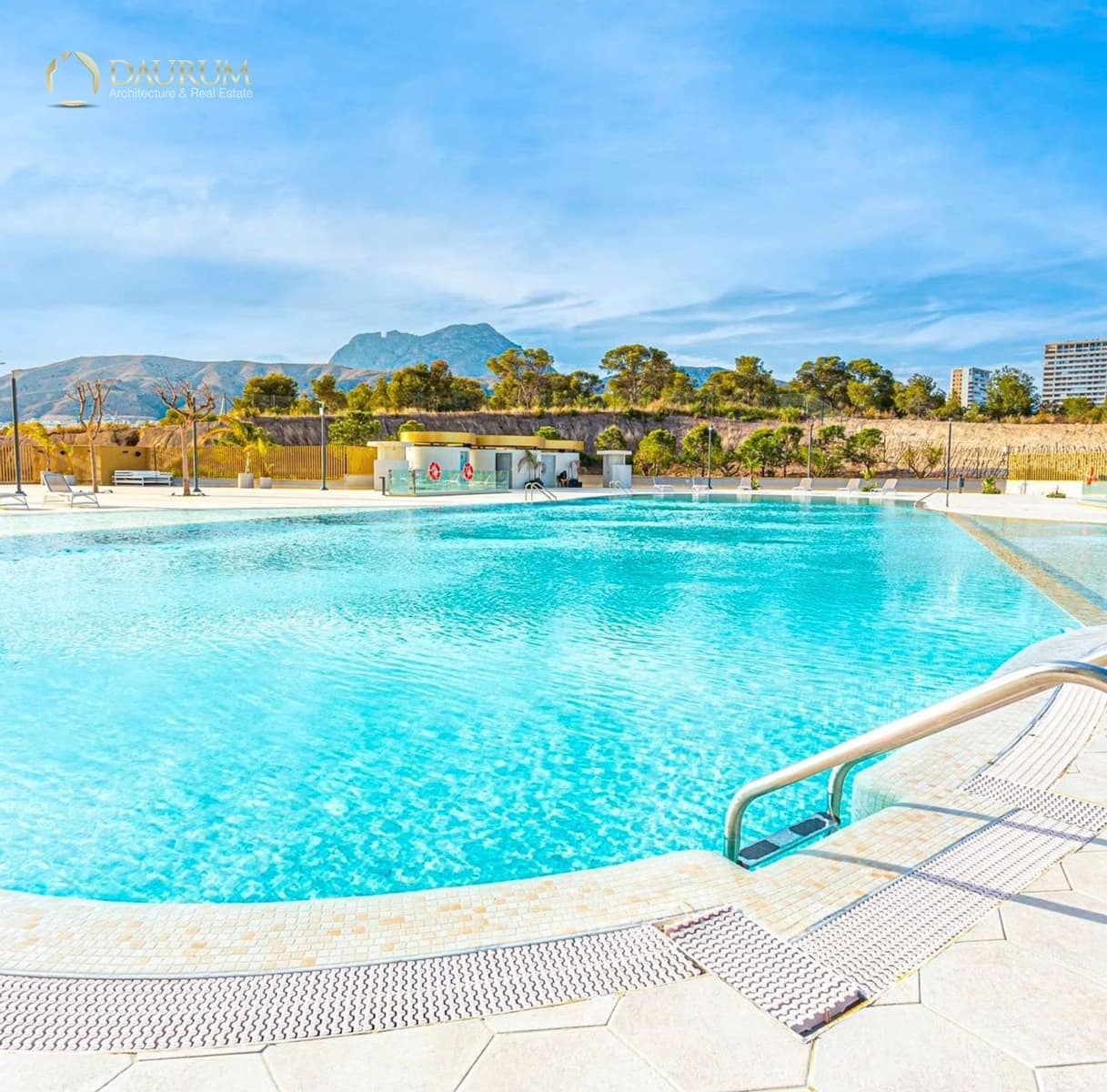 2 bedroom Flat for sale in Benidorm with pool garage - € 750,000 (Ref: 9345386)