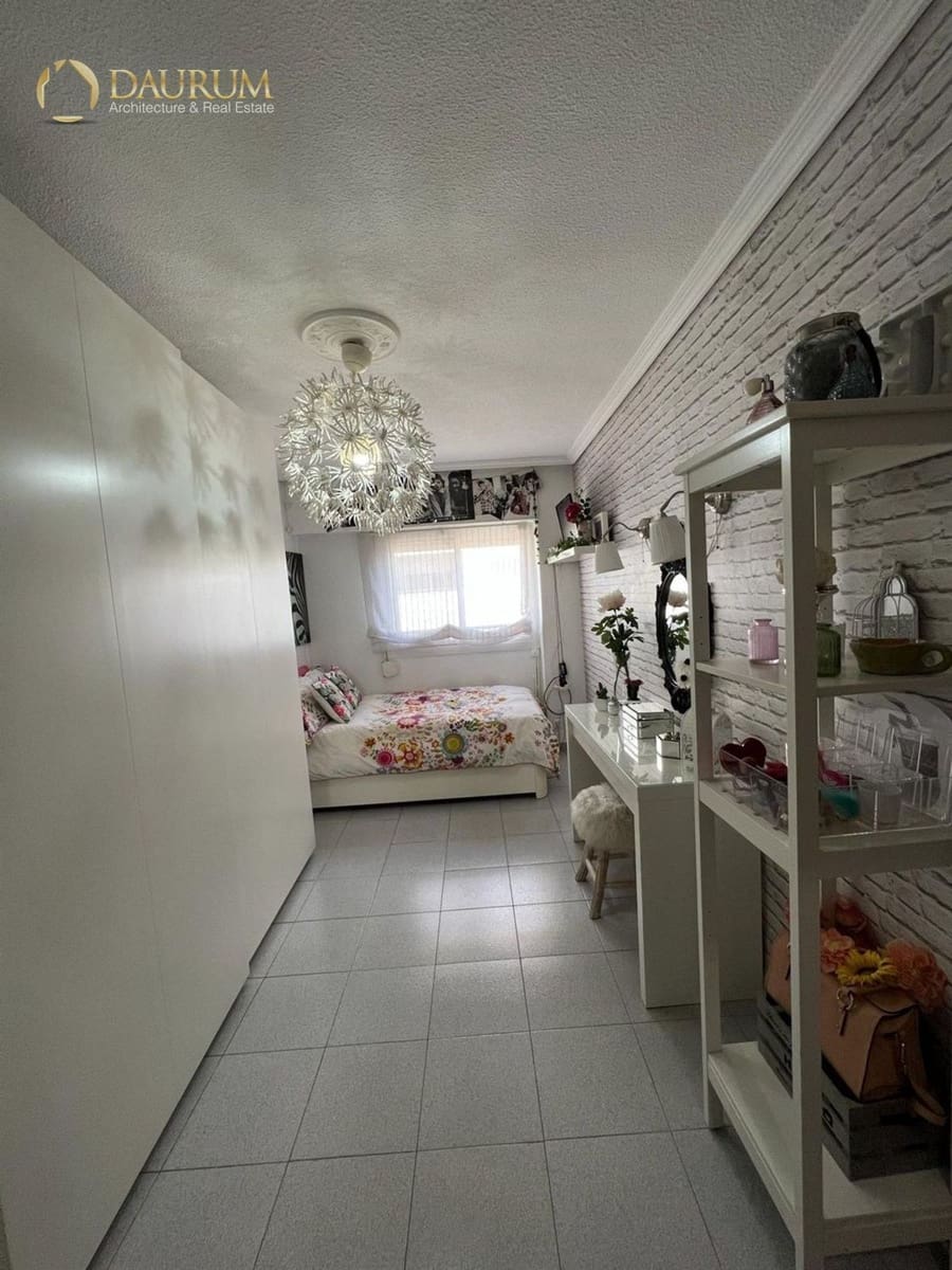 3 bedroom Flat for sale in Benidorm with garage - € 260,000 (Ref: 9345395)