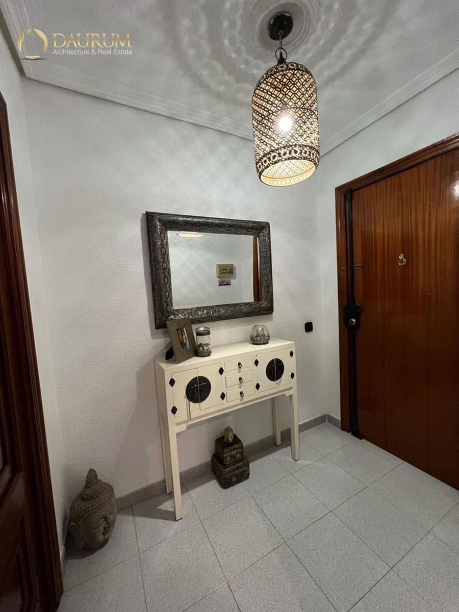 3 bedroom Flat for sale in Benidorm with garage - € 260,000 (Ref: 9345395)