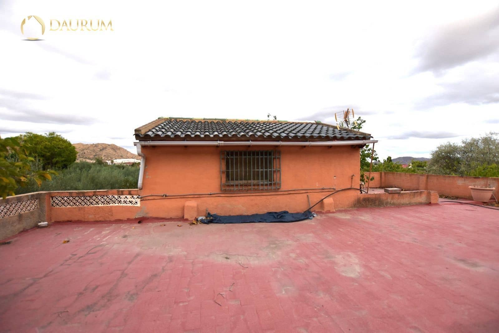 5 bedroom Villa for sale in Agost with pool garage - € 240,000 (Ref: 9345410)