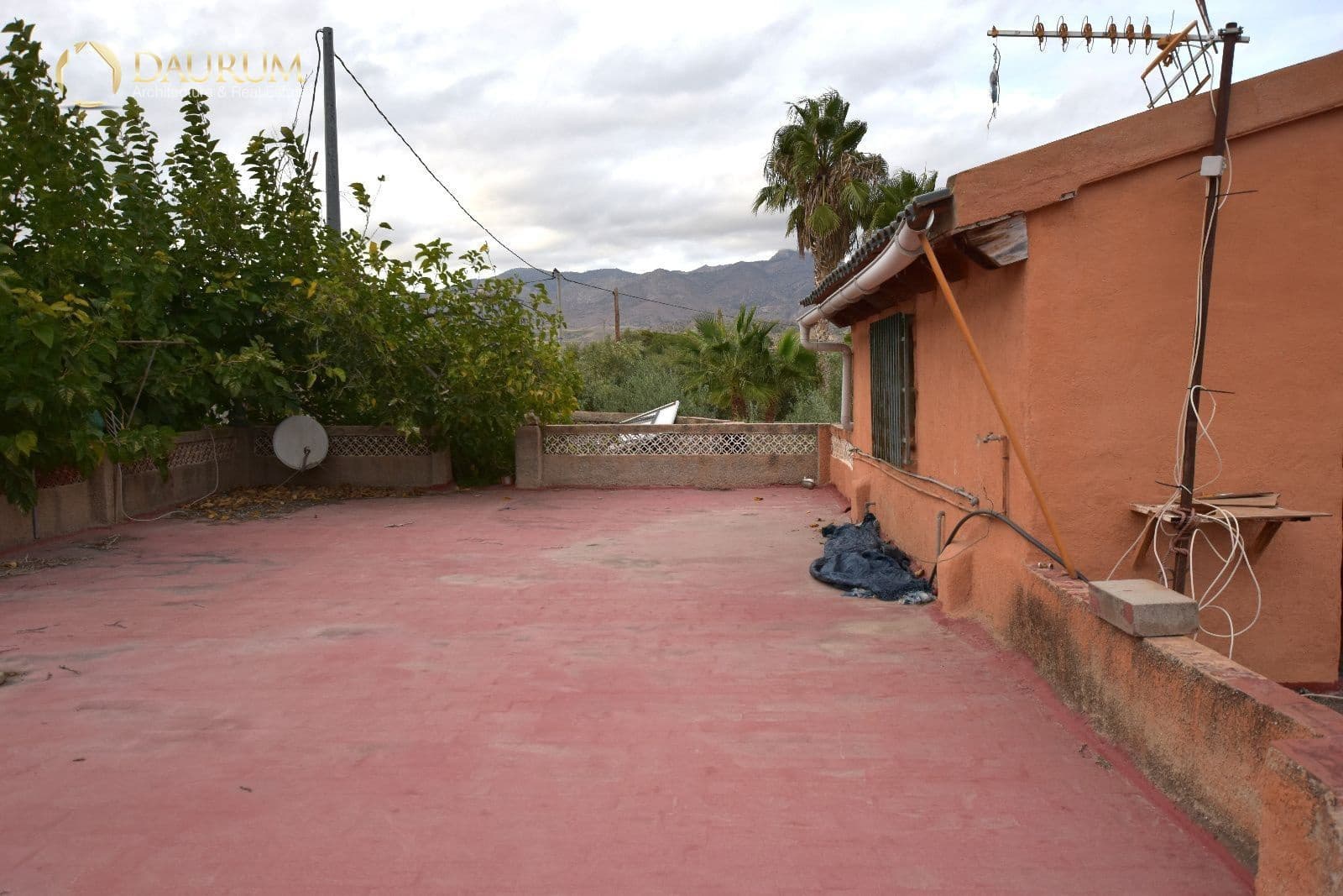 5 bedroom Villa for sale in Agost with pool garage - € 240,000 (Ref: 9345410)