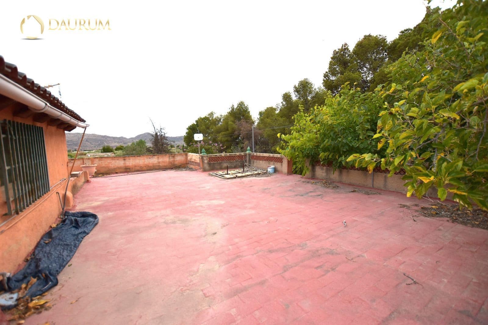 5 bedroom Villa for sale in Agost with pool garage - € 240,000 (Ref: 9345410)