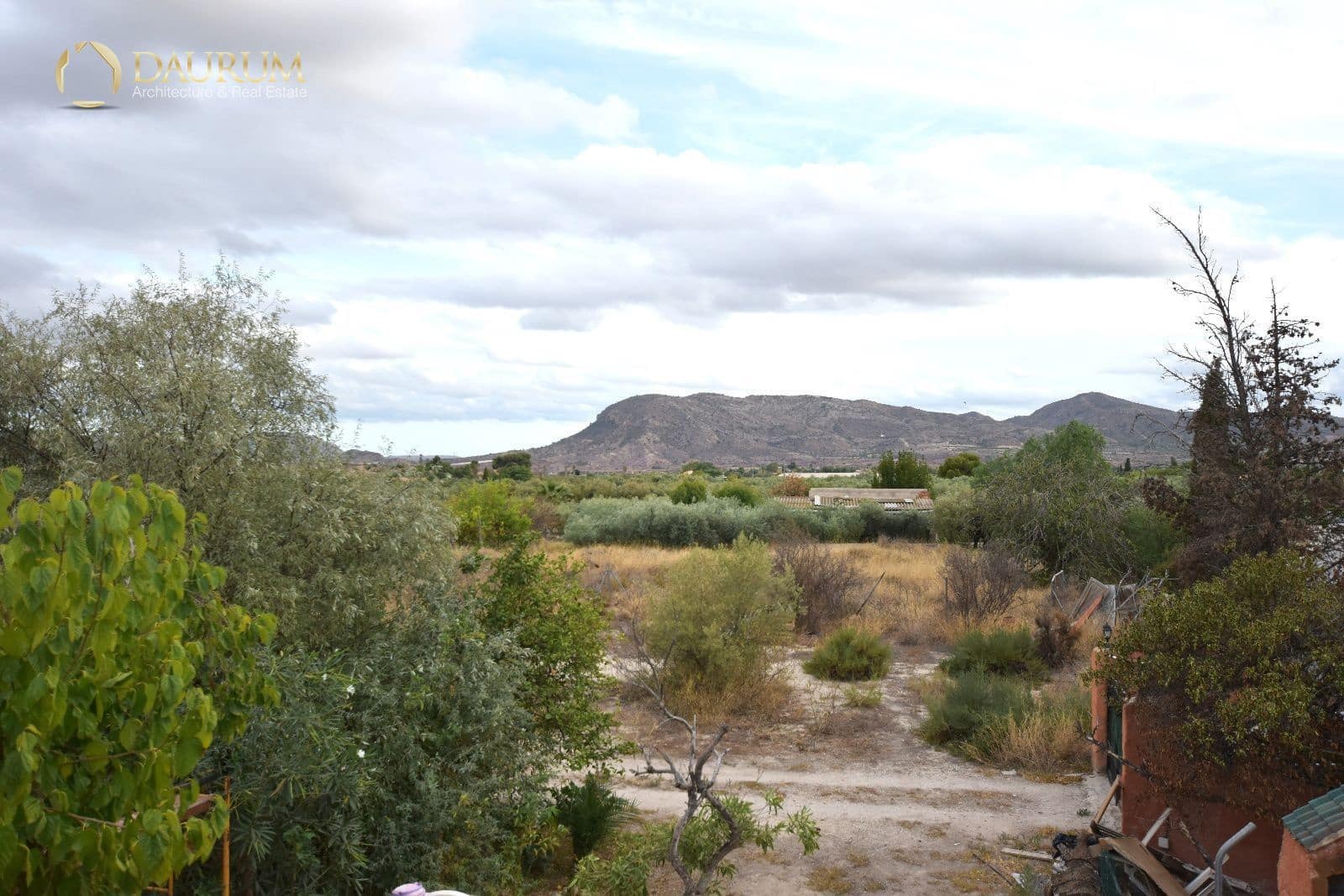 5 bedroom Villa for sale in Agost with pool garage - € 240,000 (Ref: 9345410)