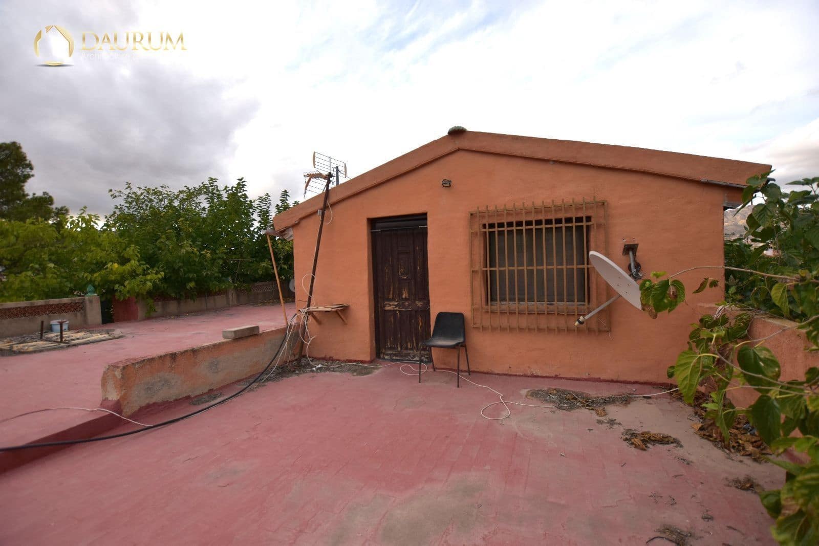 5 bedroom Villa for sale in Agost with pool garage - € 240,000 (Ref: 9345410)