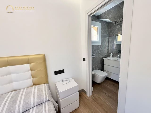 Chalet de 5 habitaciones en Rincón Bajo, Benidorm en venta con piscina garaje - 600.000 € (Ref: 9345419)