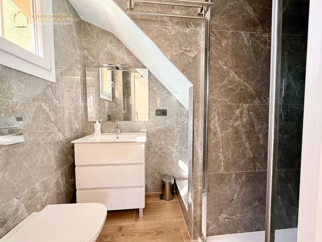 Chalet de 5 habitaciones en Rincón Bajo, Benidorm en venta con piscina garaje - 600.000 € (Ref: 9345419)