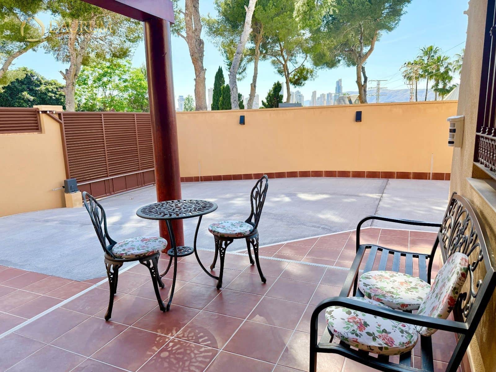 Chalet de 5 habitaciones en Benidorm en venta con piscina garaje - 600.000 € (Ref: 9345419)