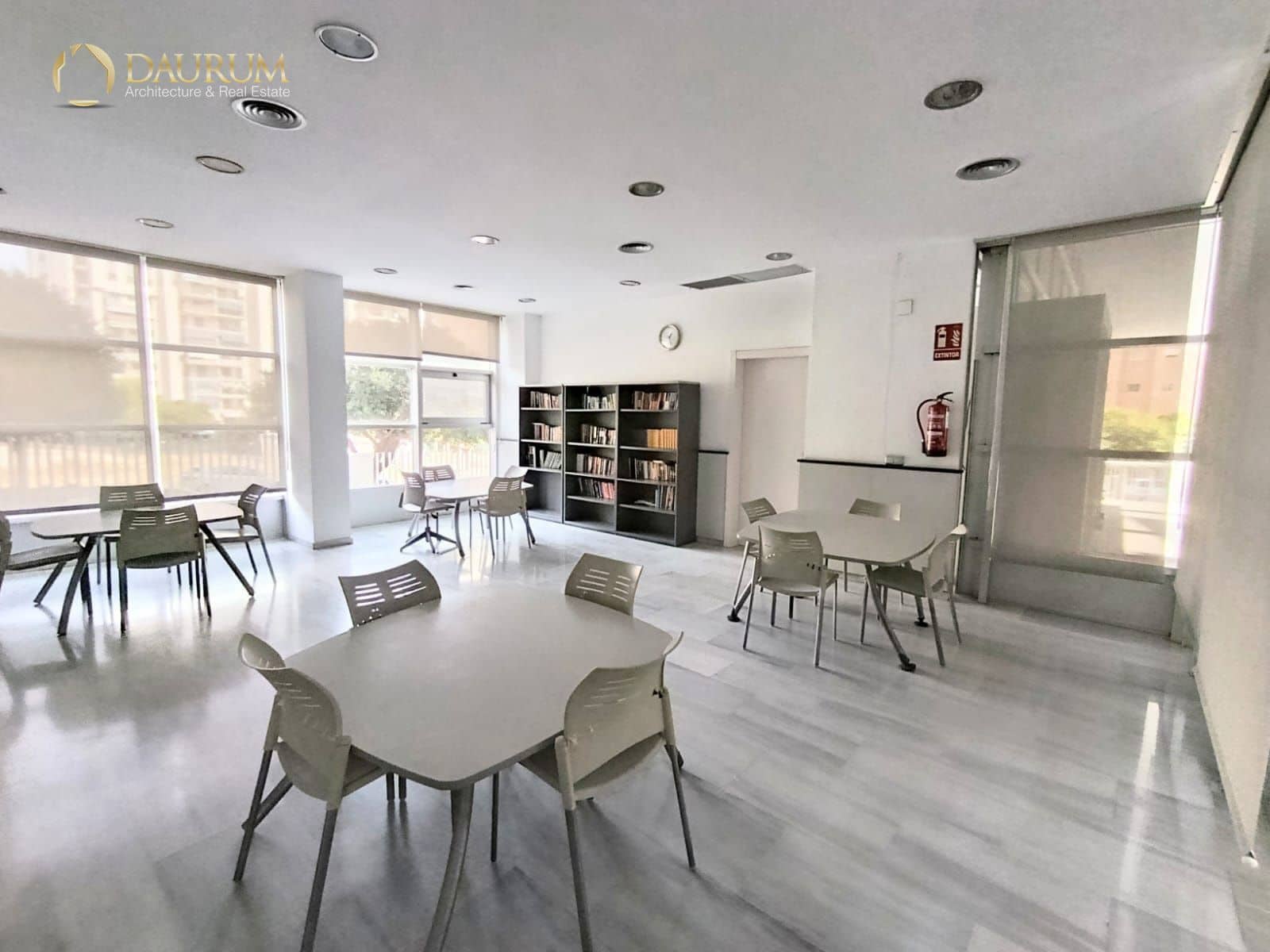 1 bedroom Flat for sale in La Villajoyosa / Vila Joiosa with pool garage - € 225,000 (Ref: 9345425)