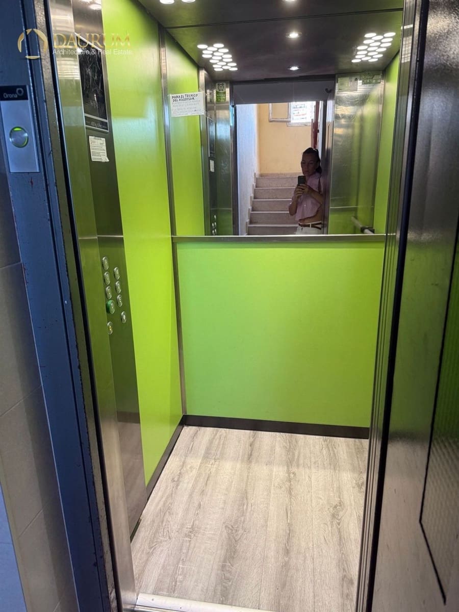 3 soveværelse Lejlighed til salg i Alicante by med swimmingpool - € 250.800 (Ref: 9345427)