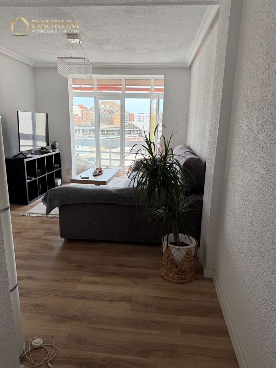 3 soveværelse Lejlighed til salg i Alicante by med swimmingpool - € 250.800 (Ref: 9345427)