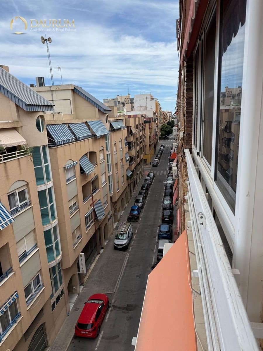 3 soveværelse Lejlighed til salg i Alicante by med swimmingpool - € 250.800 (Ref: 9345427)