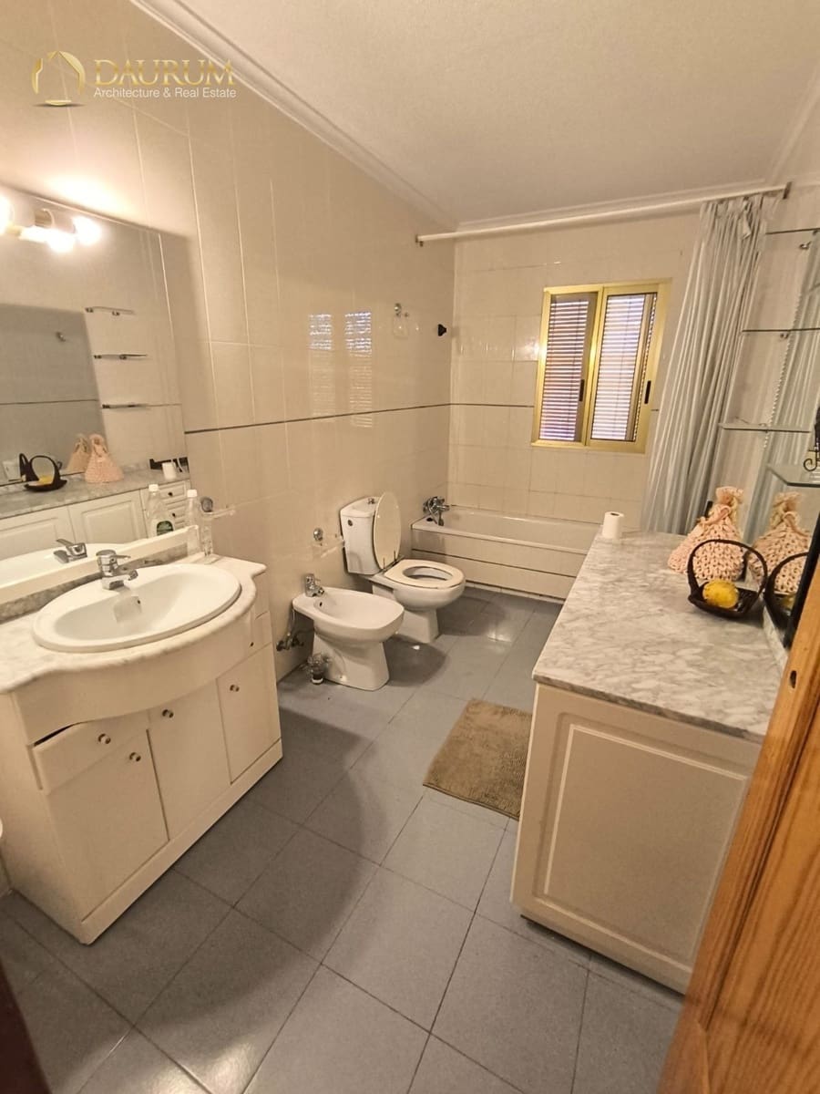 5 sovrum Villa till salu i Rebolledo med garage - 270 000 € (Ref: 9345430)