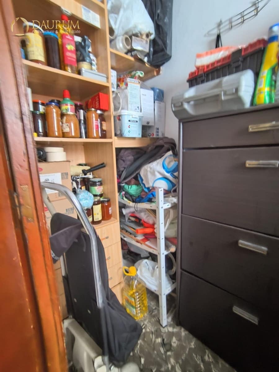 4 bedroom Flat for sale in Alicante / Alacant city - € 205,000 (Ref: 9345434)