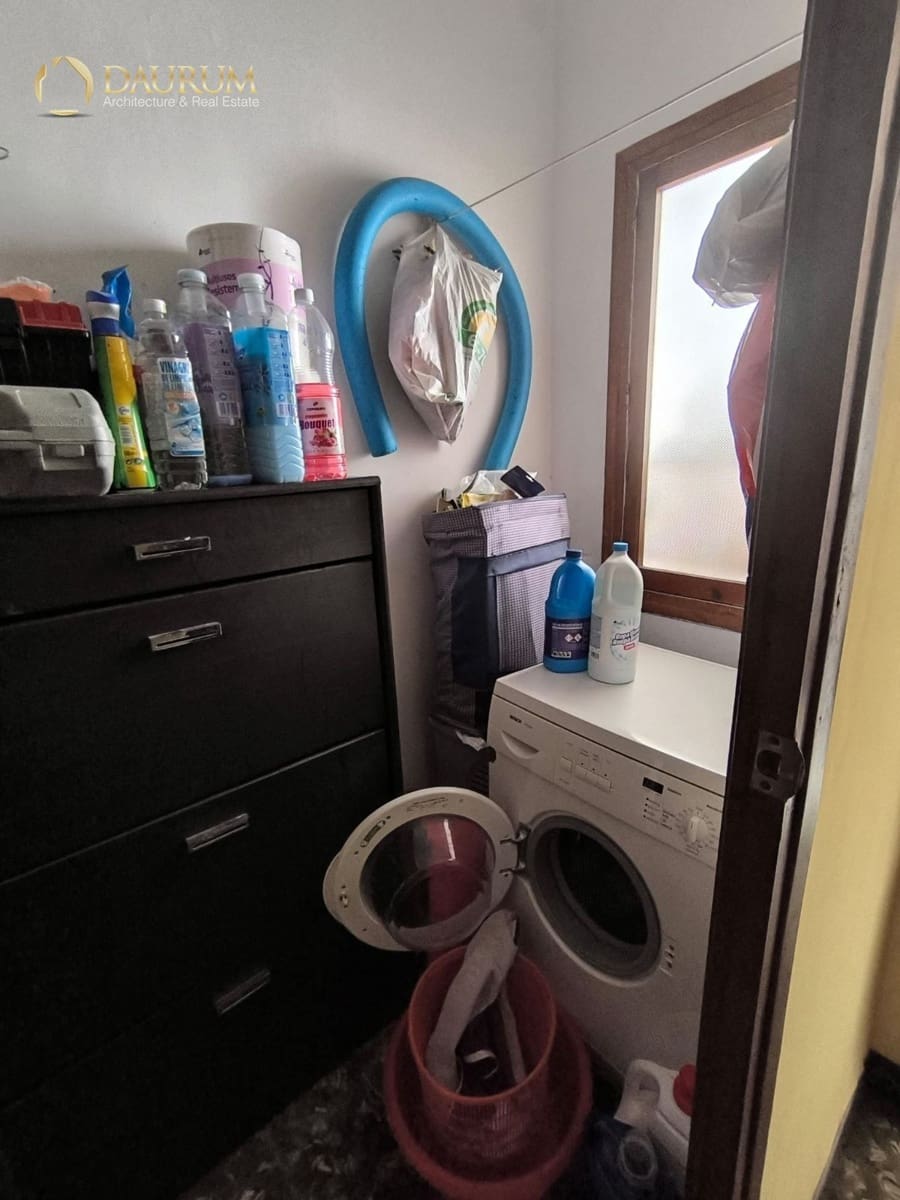 4 bedroom Flat for sale in Alicante / Alacant city - € 205,000 (Ref: 9345434)