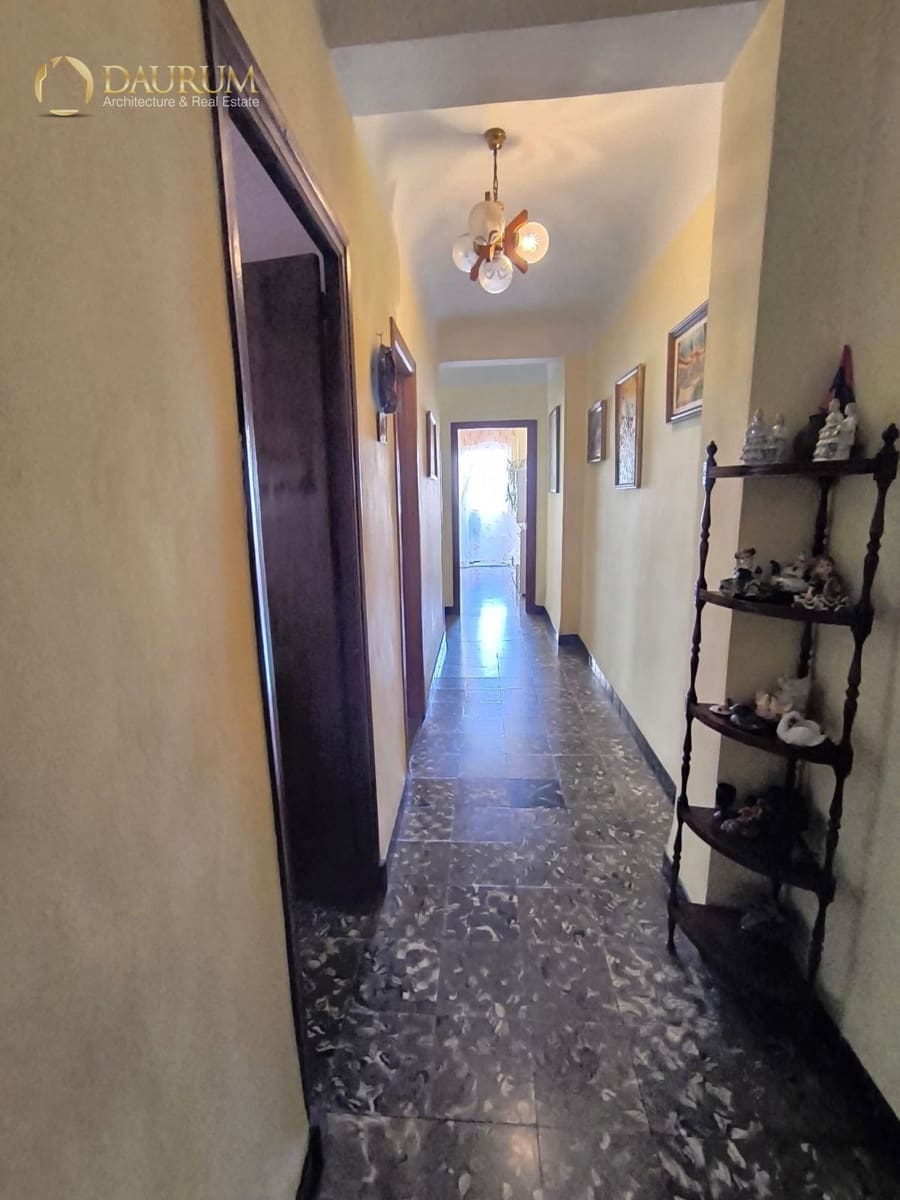 4 bedroom Flat for sale in Alicante / Alacant city - € 205,000 (Ref: 9345434)