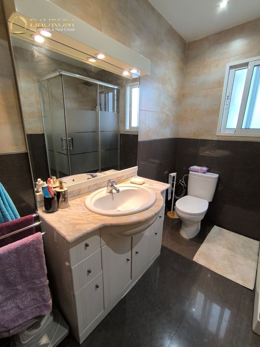 4 bedroom Flat for sale in Alicante / Alacant city - € 205,000 (Ref: 9345434)