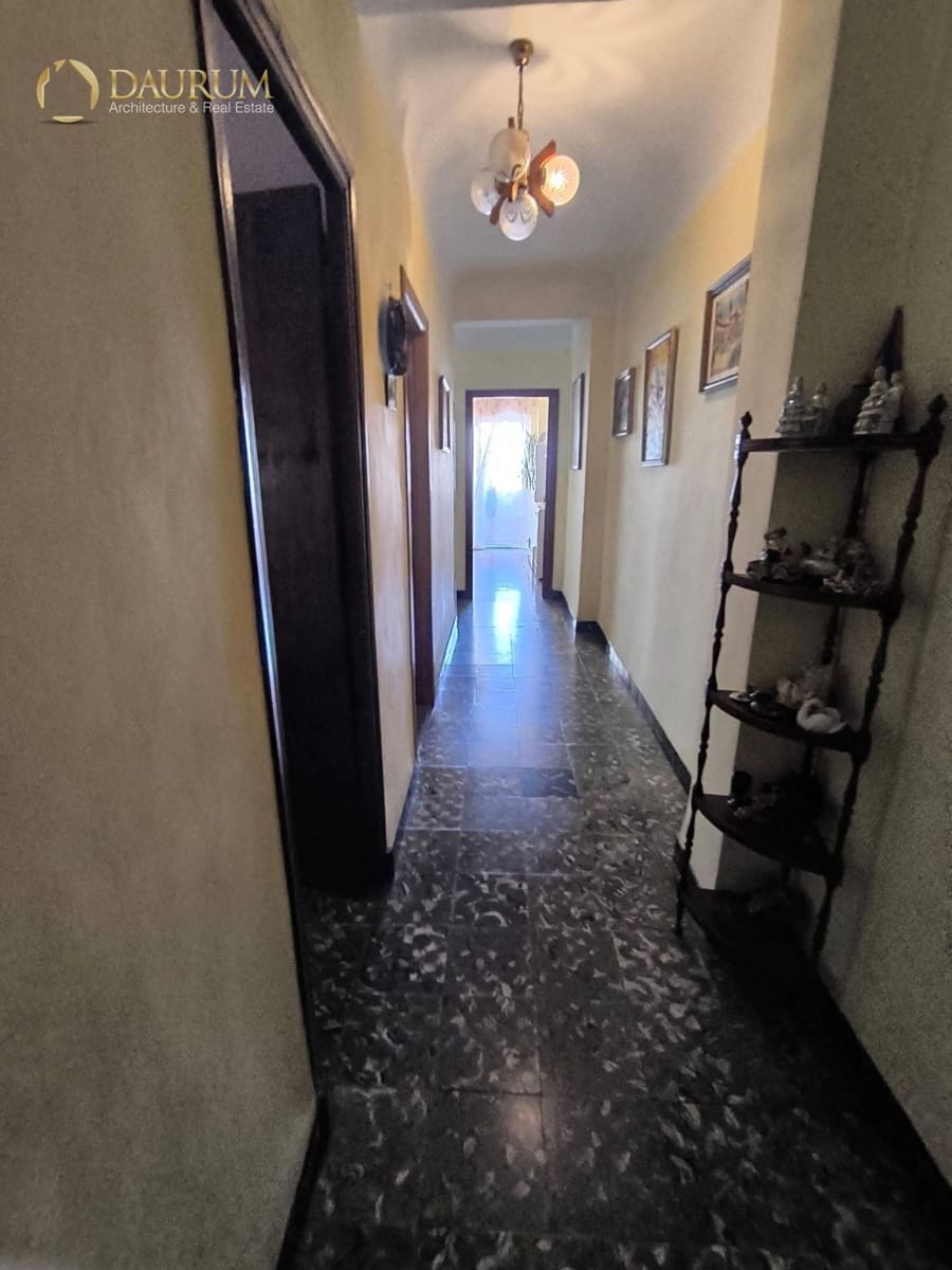 4 bedroom Flat for sale in Alicante / Alacant city - € 205,000 (Ref: 9345434)