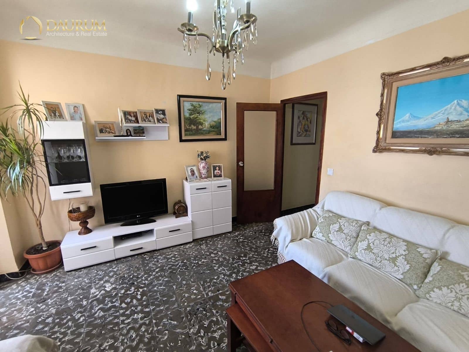 4 bedroom Flat for sale in Alicante / Alacant city - € 205,000 (Ref: 9345434)