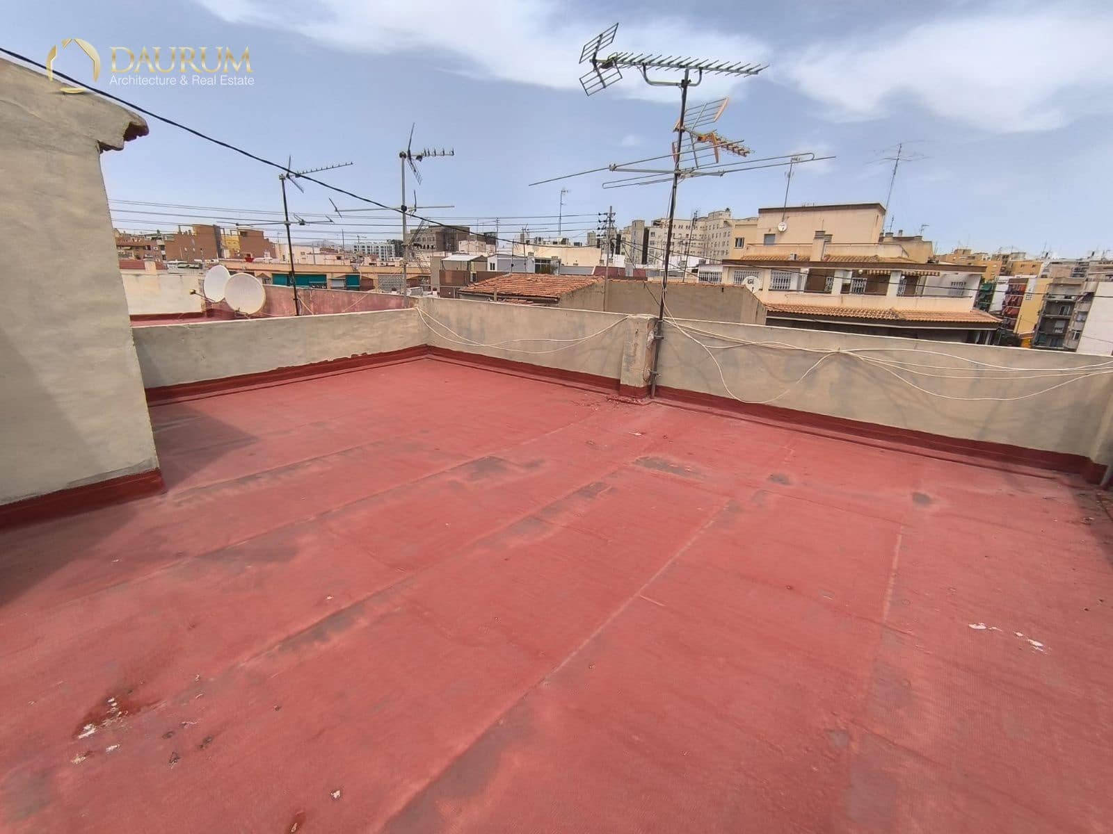 4 bedroom Flat for sale in Alicante / Alacant city - € 205,000 (Ref: 9345434)