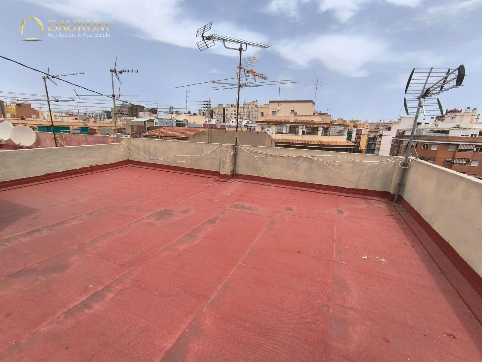 4 bedroom Flat for sale in Alicante / Alacant city - € 205,000 (Ref: 9345434)