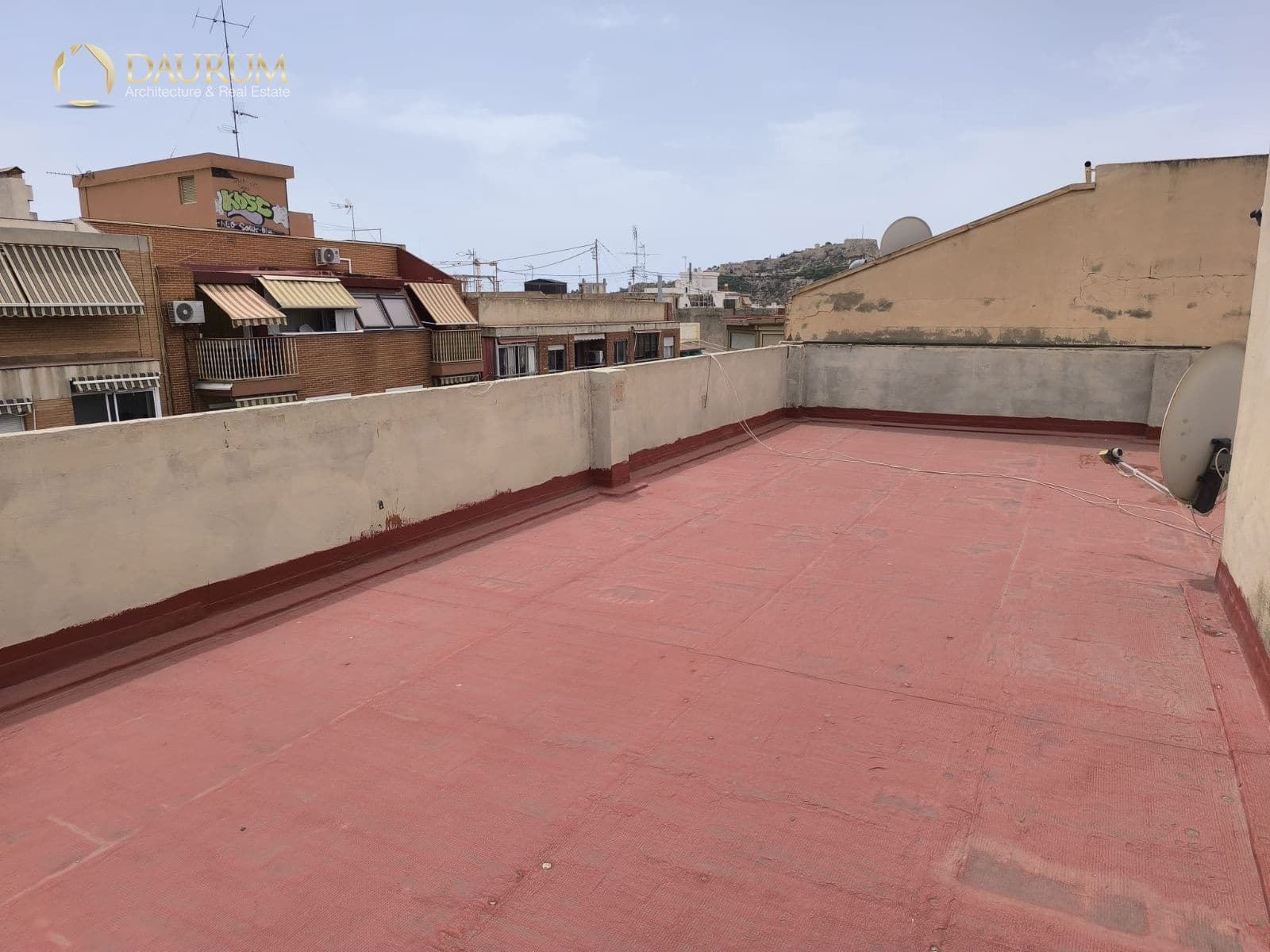 4 bedroom Flat for sale in Alicante / Alacant city - € 205,000 (Ref: 9345434)