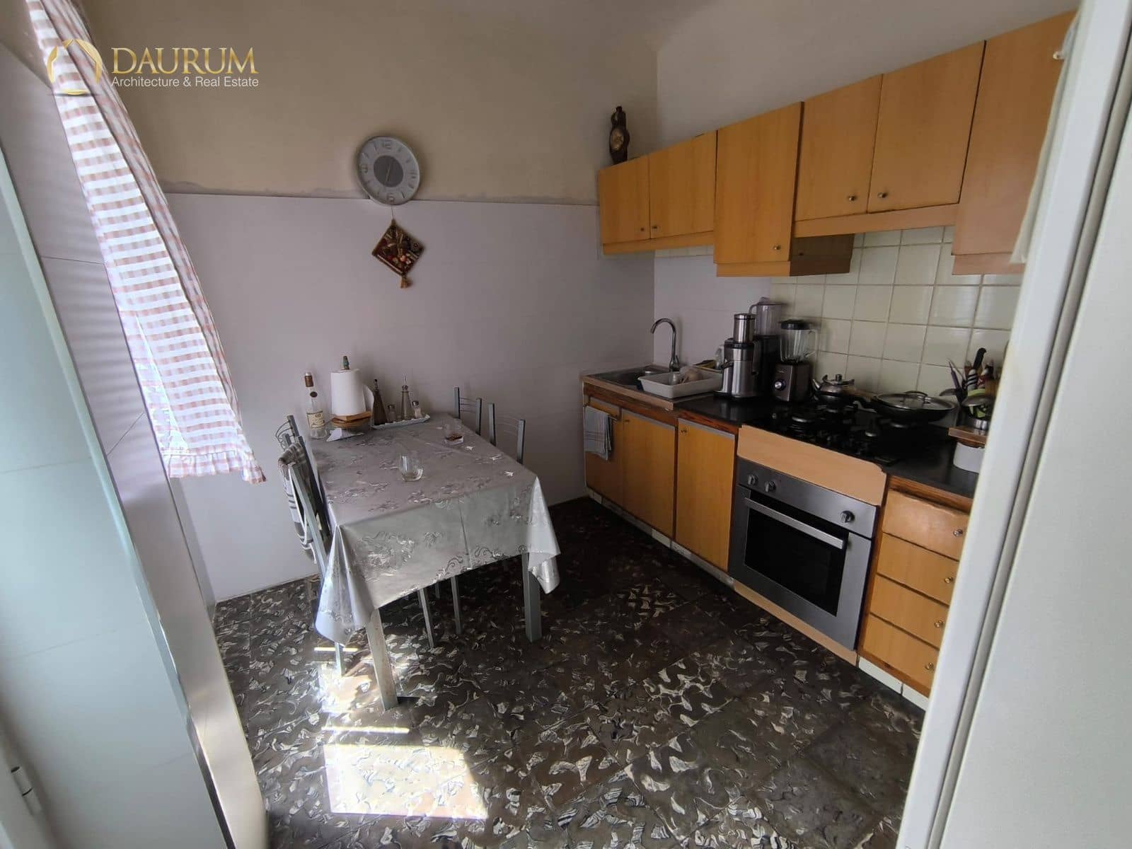 4 bedroom Flat for sale in Alicante / Alacant city - € 205,000 (Ref: 9345434)