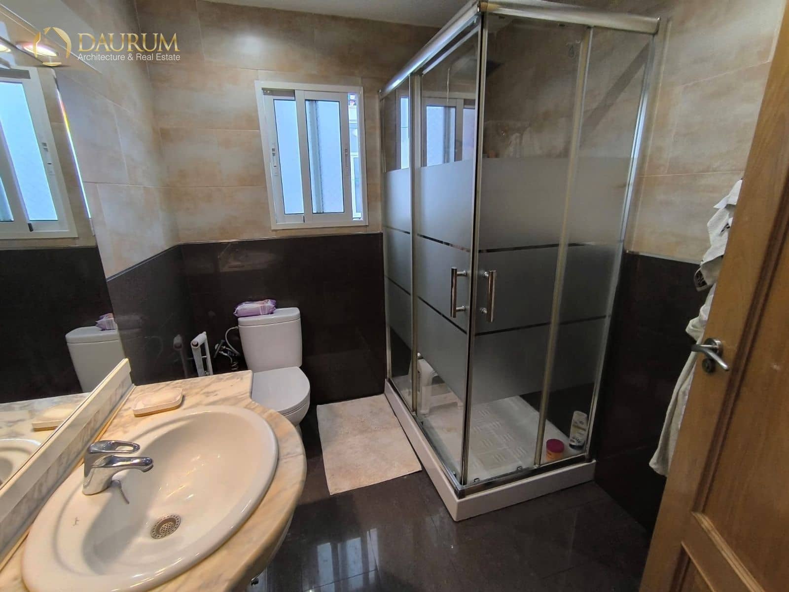 4 bedroom Flat for sale in Alicante / Alacant city - € 205,000 (Ref: 9345434)