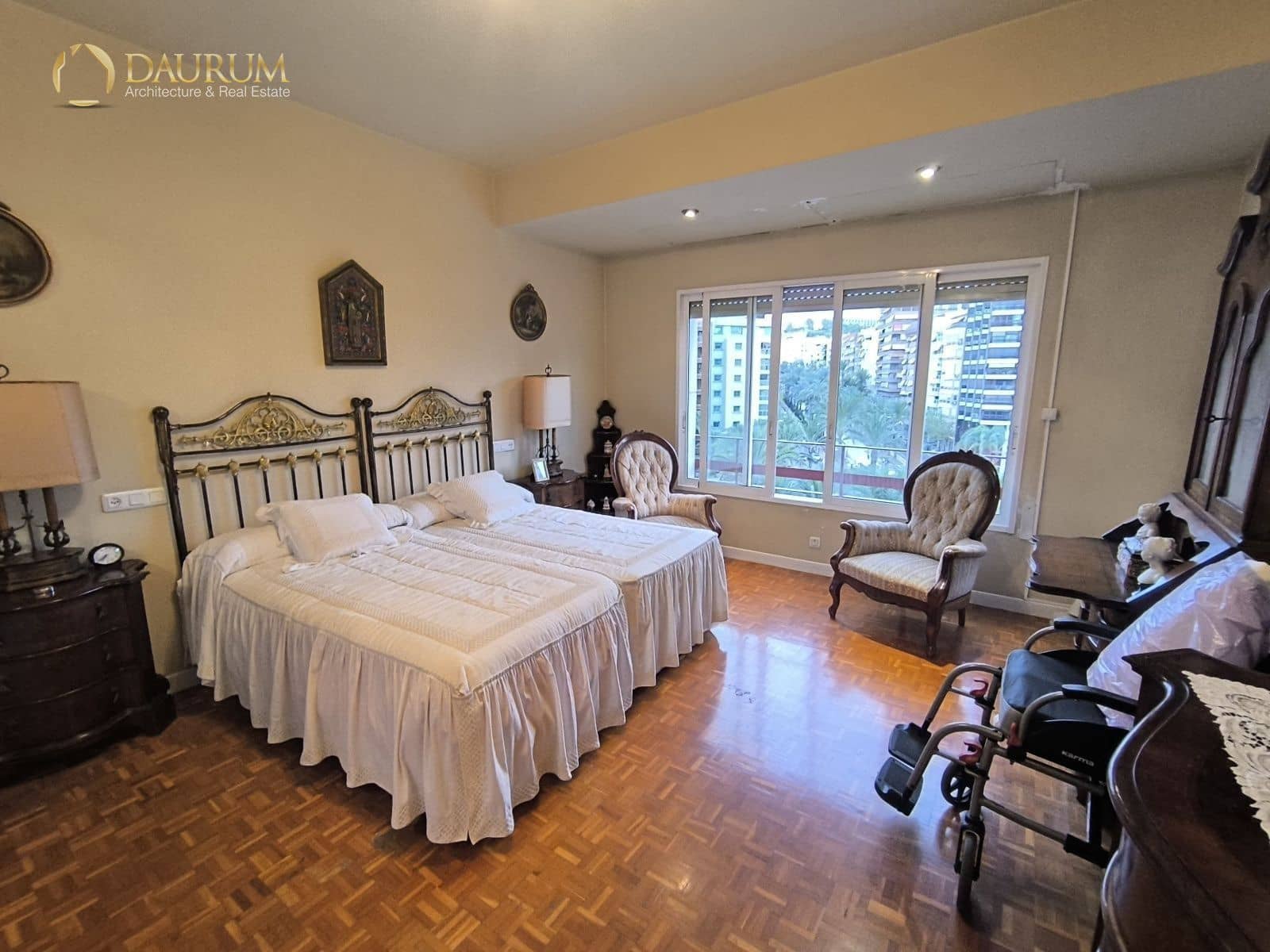 4 bedroom Flat for sale in Alicante / Alacant city - € 965,000 (Ref: 9345437)