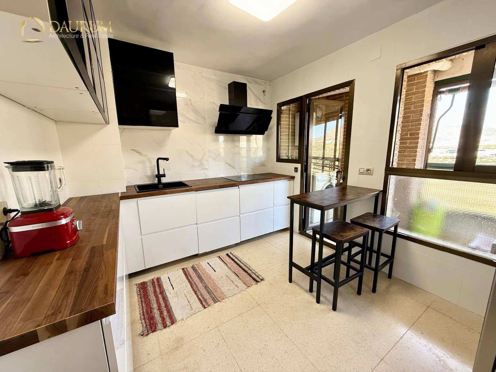 3 bedroom Flat for sale in Benidorm with pool garage - € 510,000 (Ref: 9345458)