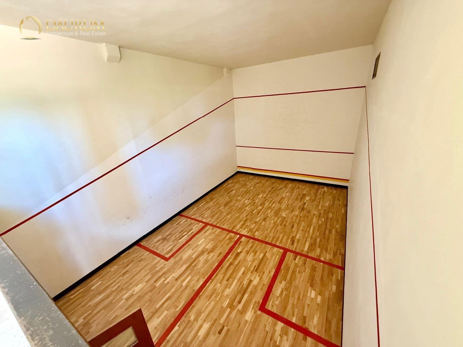 3 bedroom Flat for sale in Benidorm with pool garage - € 510,000 (Ref: 9345458)