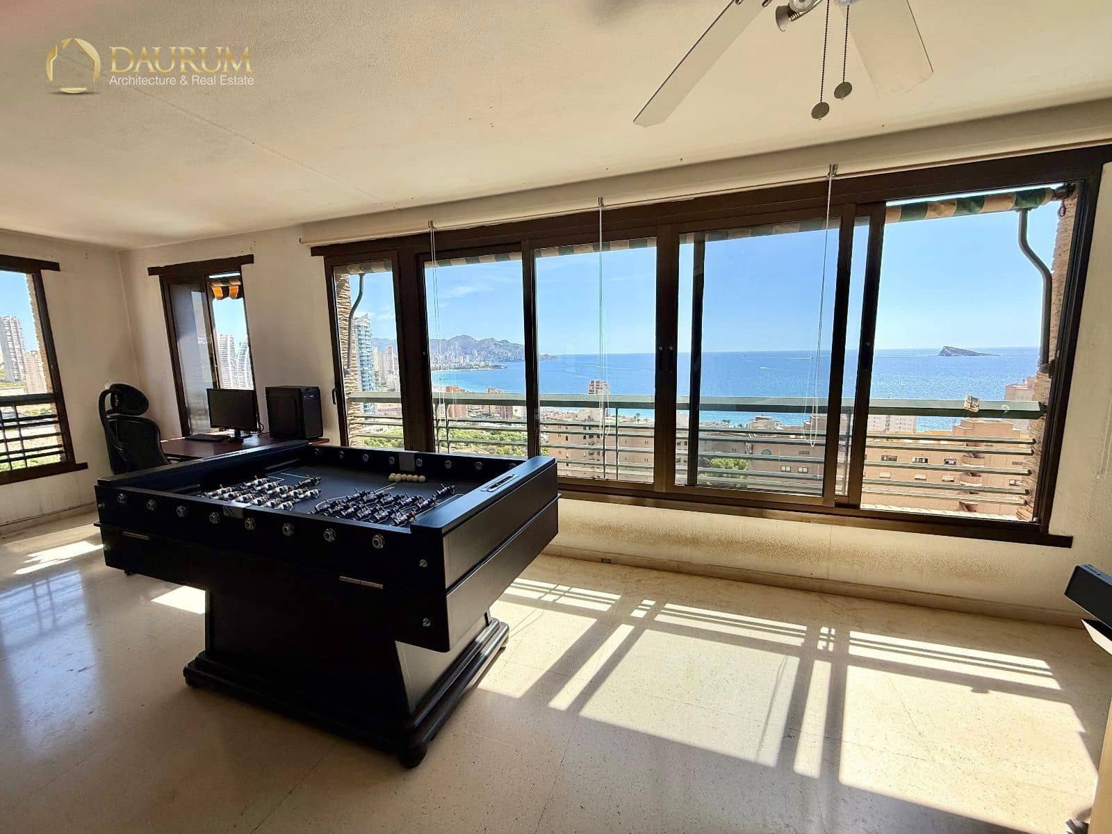 3 bedroom Flat for sale in Benidorm with pool garage - € 510,000 (Ref: 9345458)