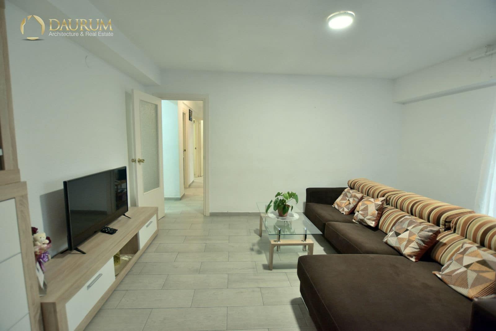 4 bedroom Flat for sale in Alicante / Alacant city with garage - € 199,900 (Ref: 9345461)