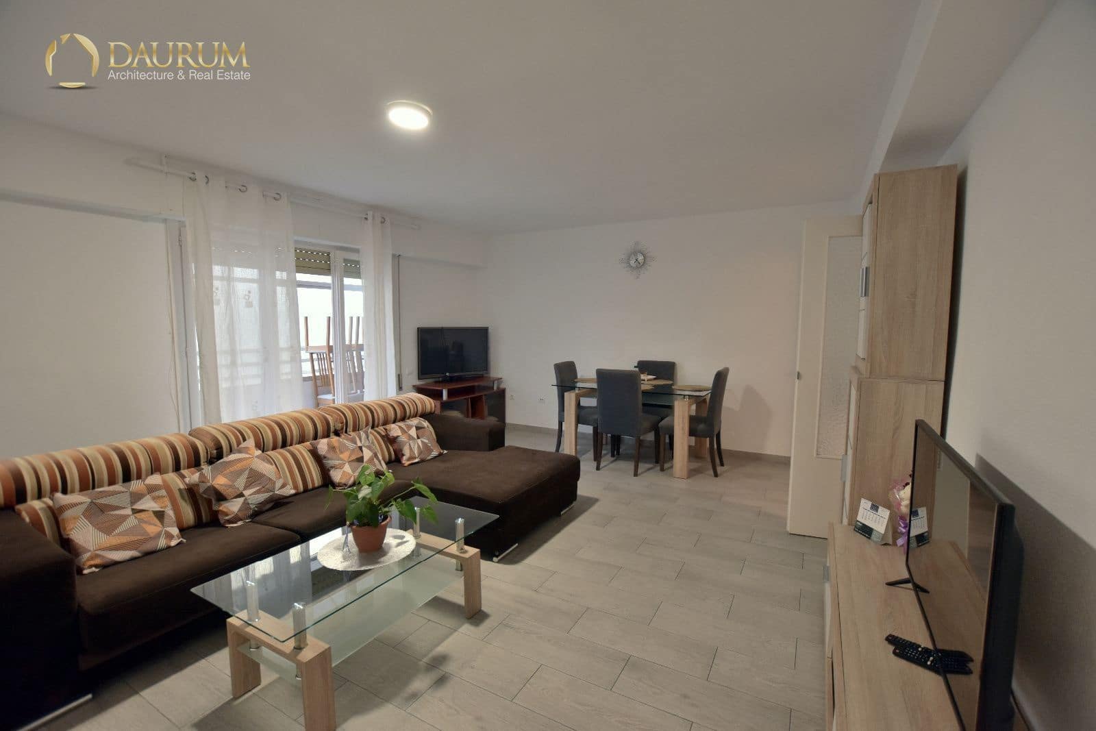 4 bedroom Flat for sale in Alicante / Alacant city with garage - € 199,900 (Ref: 9345461)