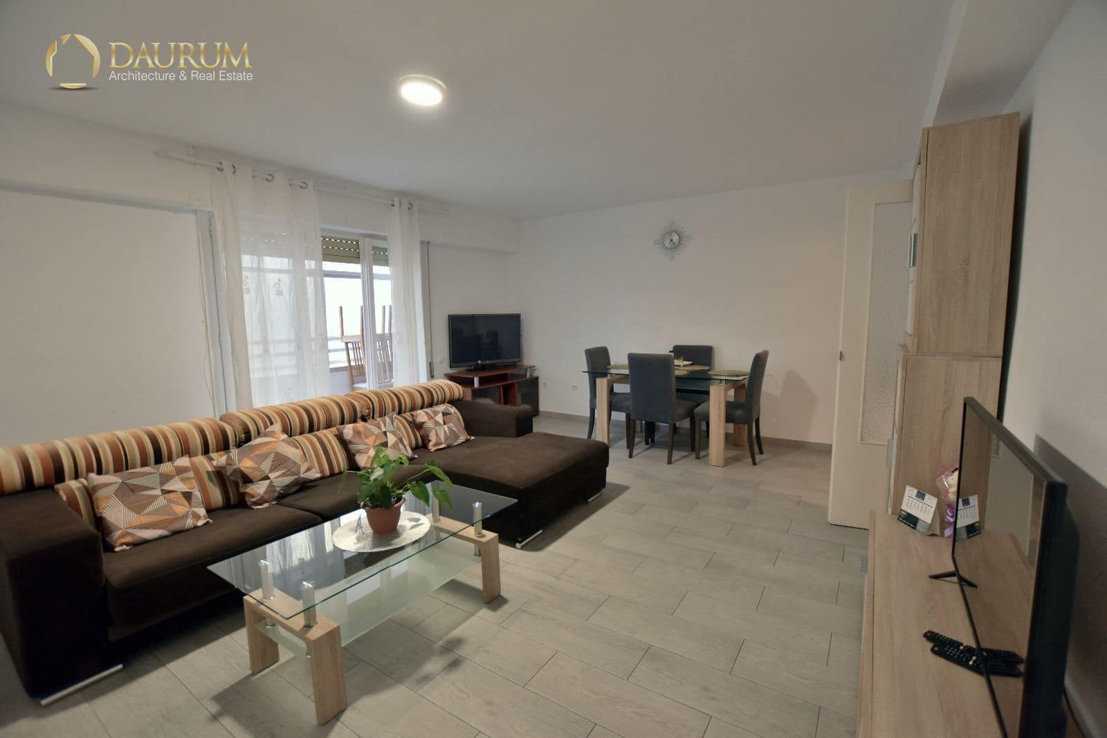 4 bedroom Flat for sale in Alicante / Alacant city with garage - € 199,900 (Ref: 9345461)