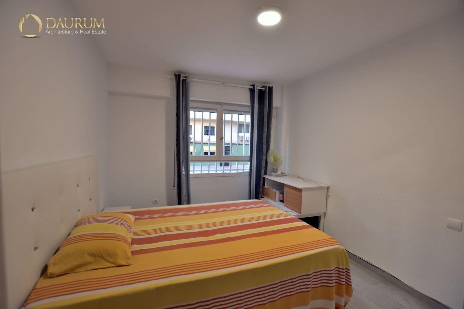 4 bedroom Flat for sale in Alicante / Alacant city with garage - € 199,900 (Ref: 9345461)