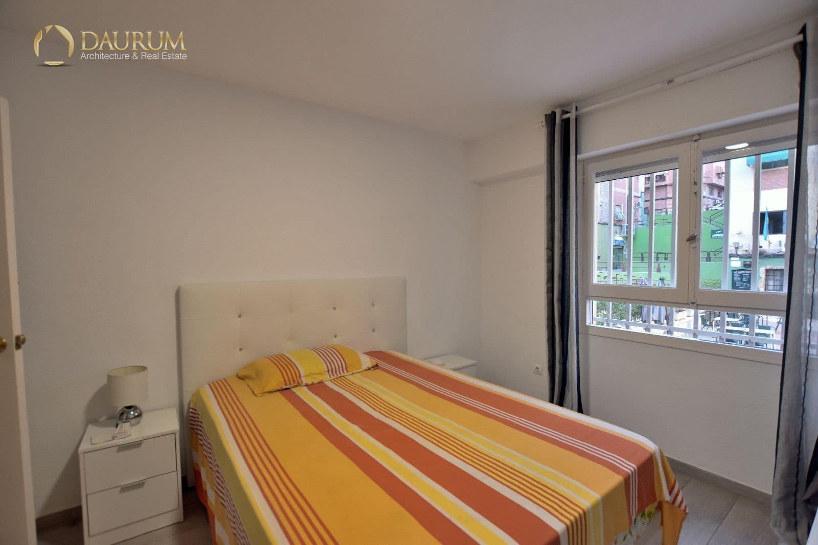 4 bedroom Flat for sale in Alicante / Alacant city with garage - € 199,900 (Ref: 9345461)