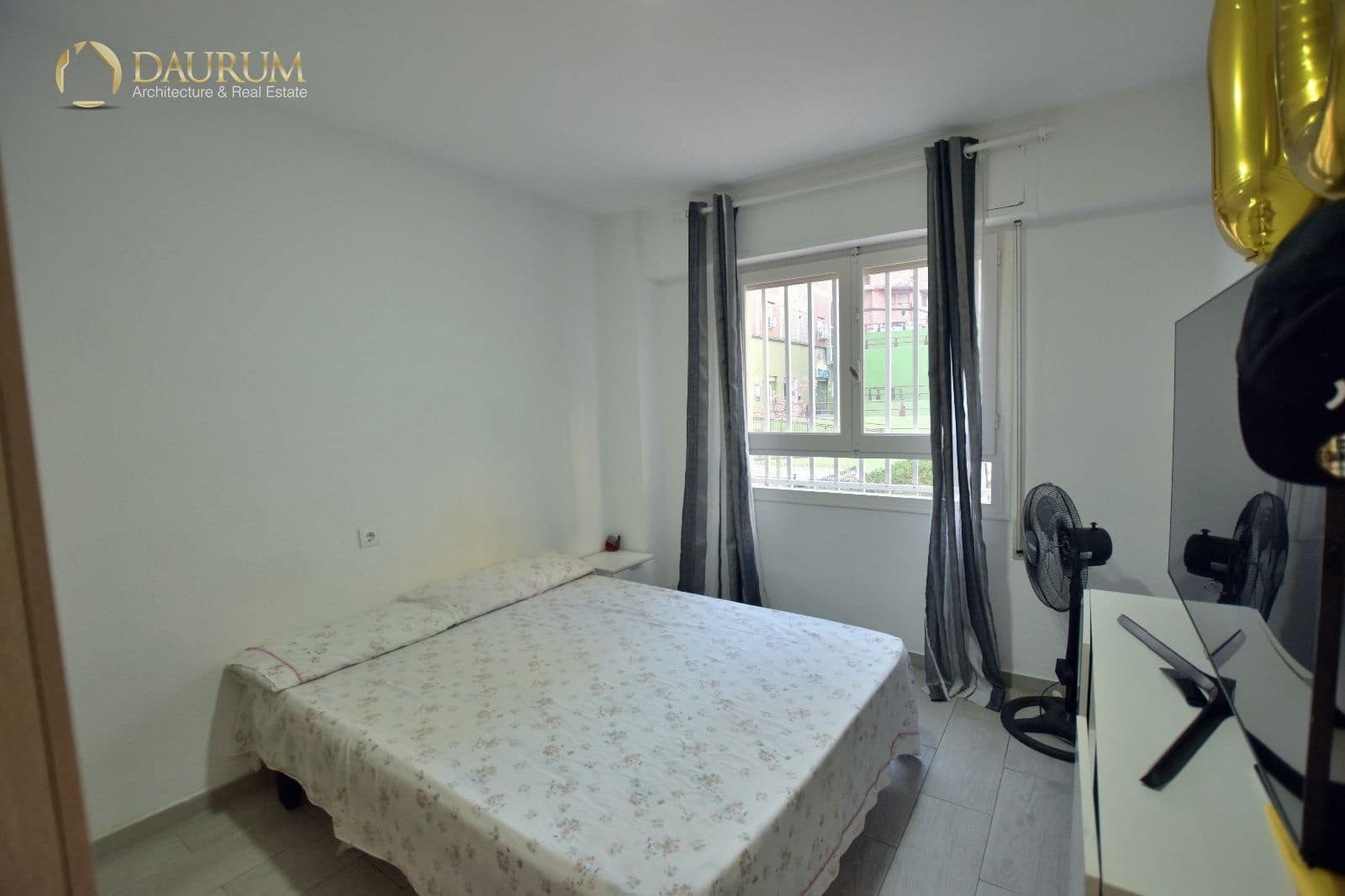 4 bedroom Flat for sale in Alicante / Alacant city with garage - € 199,900 (Ref: 9345461)