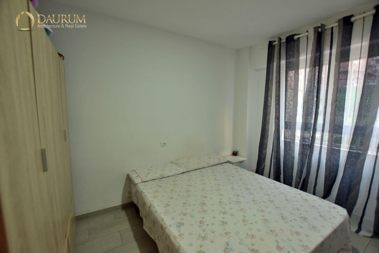 4 bedroom Flat for sale in Alicante / Alacant city with garage - € 199,900 (Ref: 9345461)