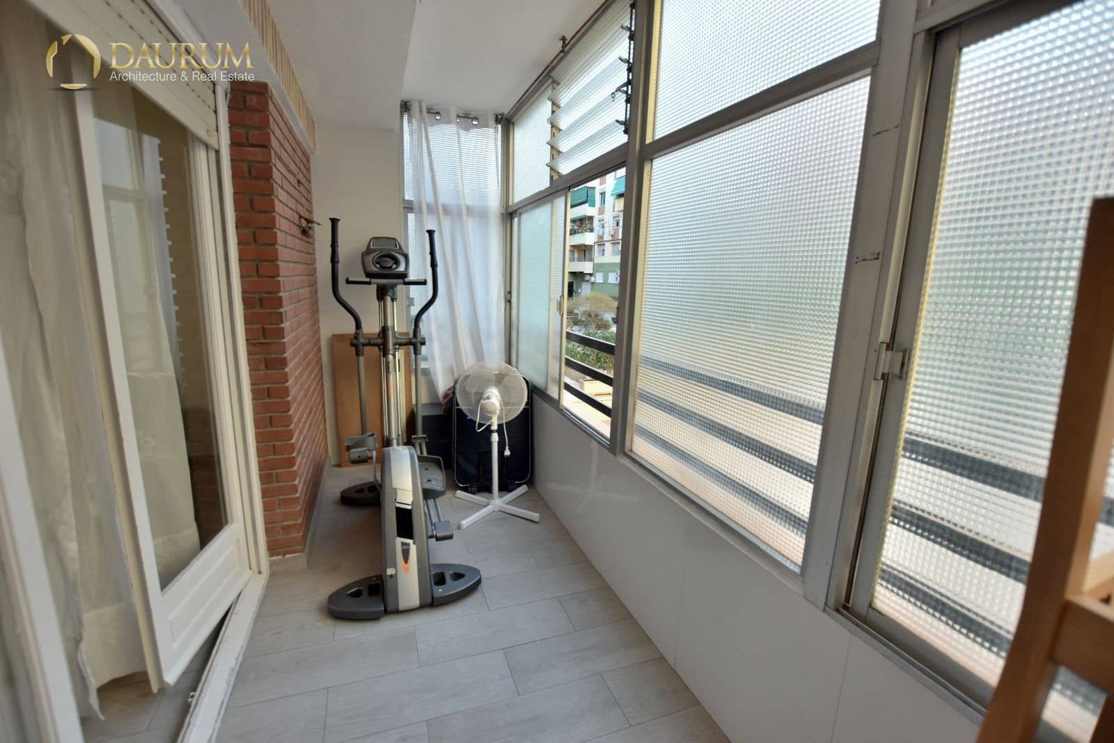 4 bedroom Flat for sale in Alicante / Alacant city with garage - € 199,900 (Ref: 9345461)