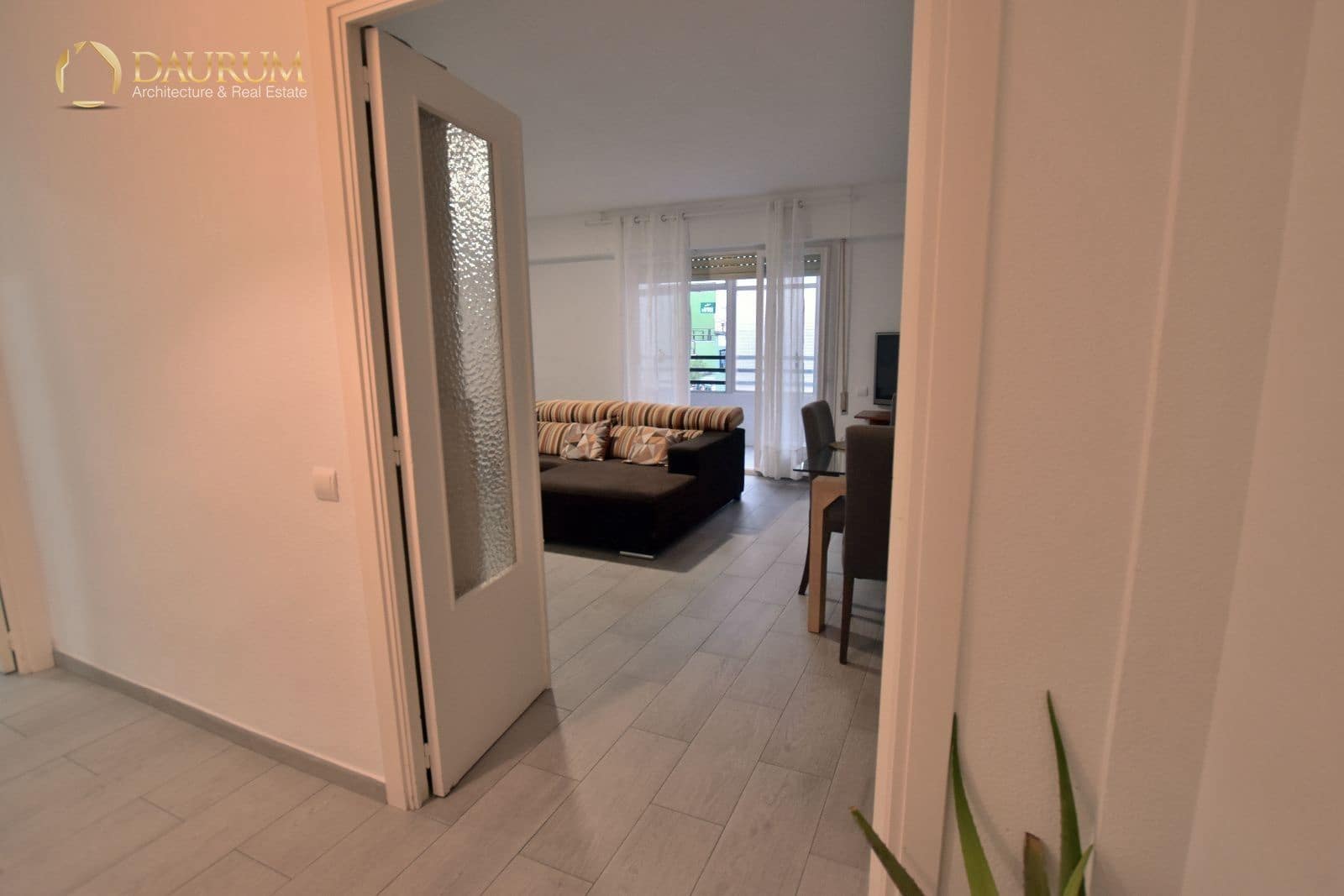 4 bedroom Flat for sale in Alicante / Alacant city with garage - € 199,900 (Ref: 9345461)