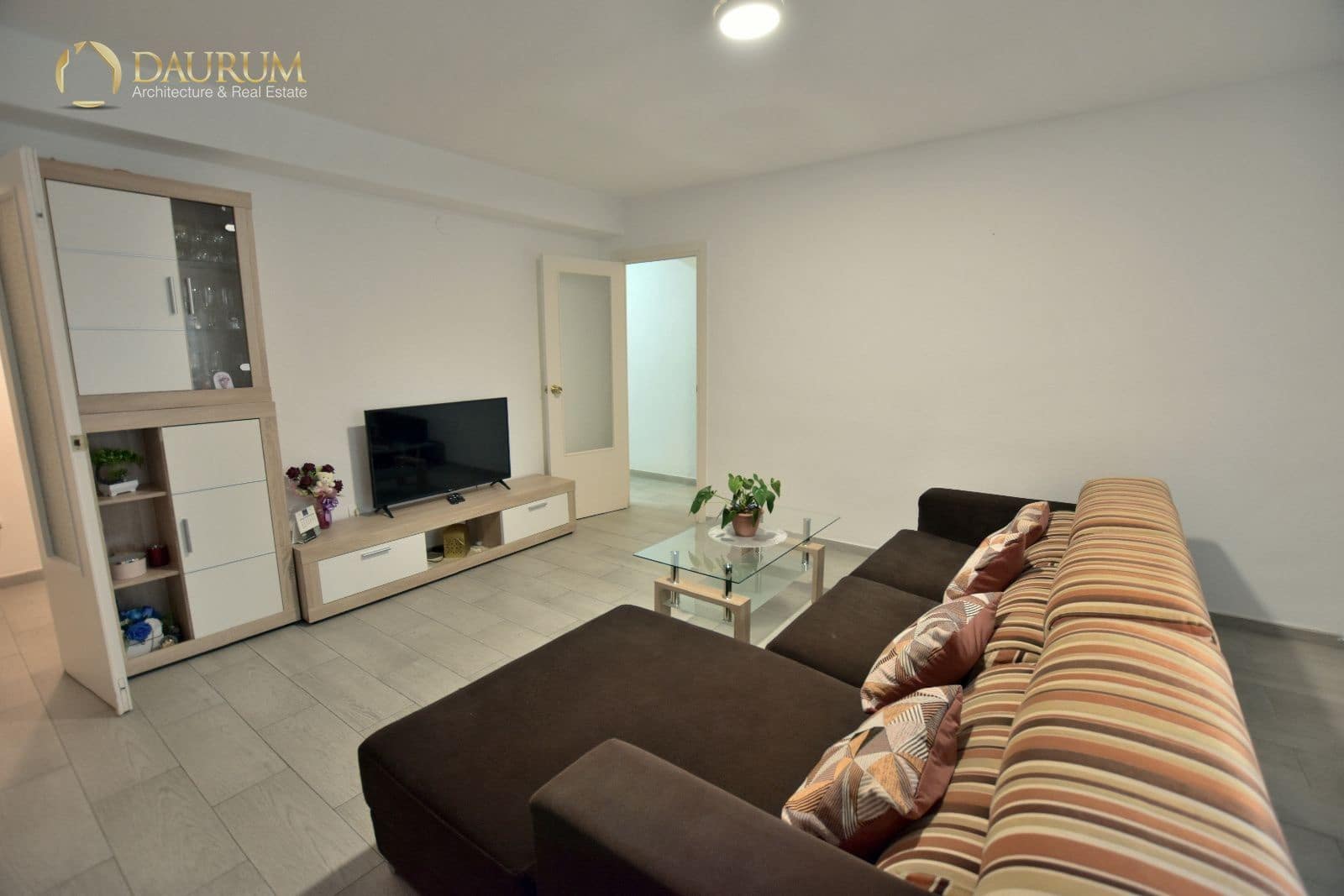 4 bedroom Flat for sale in Alicante / Alacant city with garage - € 199,900 (Ref: 9345461)