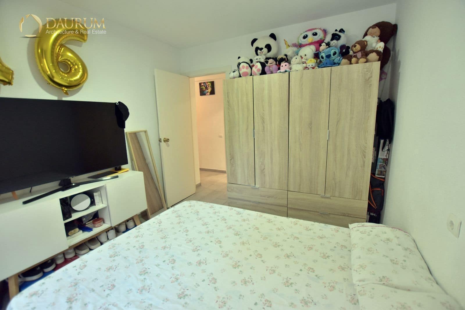 4 bedroom Flat for sale in Alicante / Alacant city with garage - € 199,900 (Ref: 9345461)