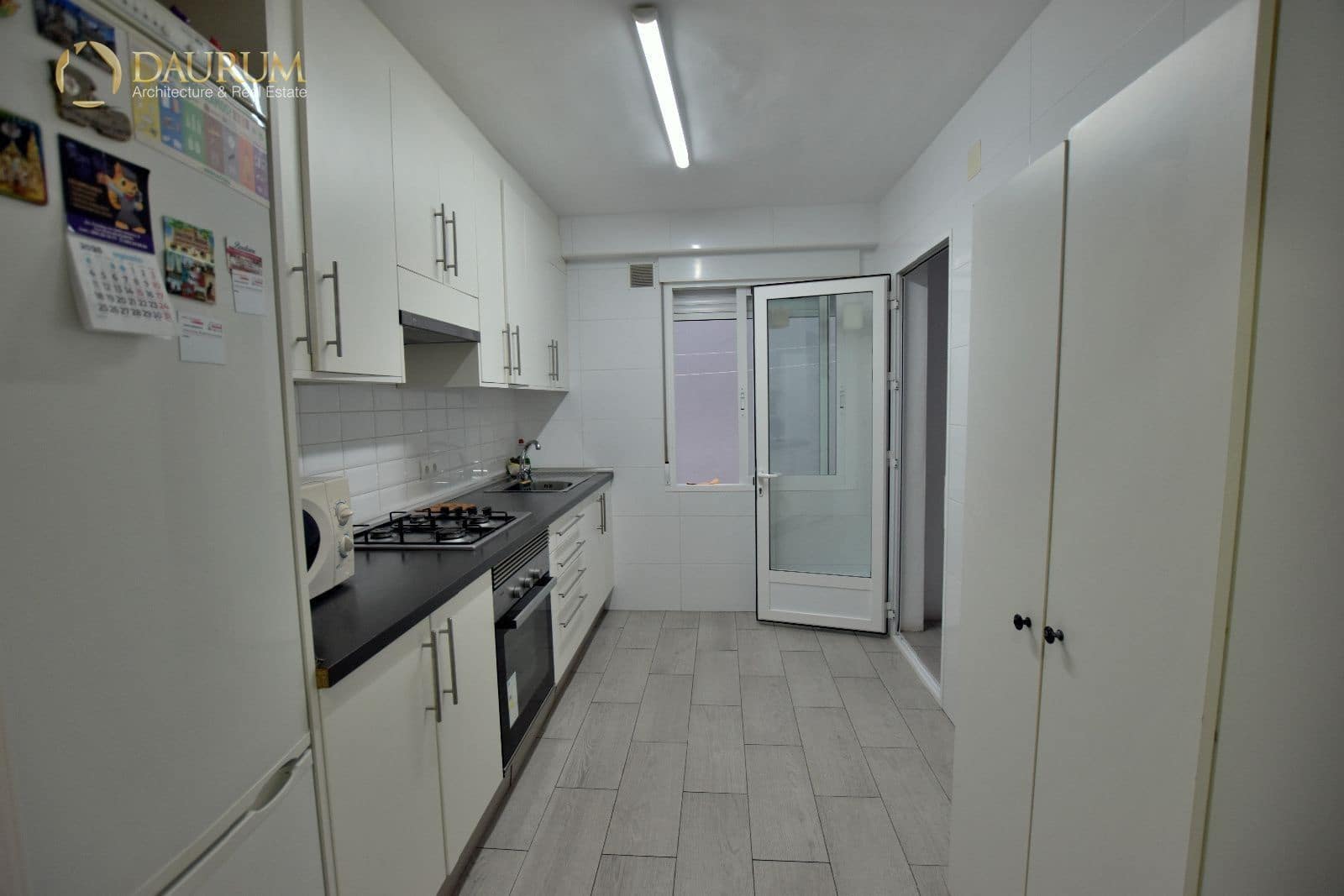 4 bedroom Flat for sale in Alicante / Alacant city with garage - € 199,900 (Ref: 9345461)