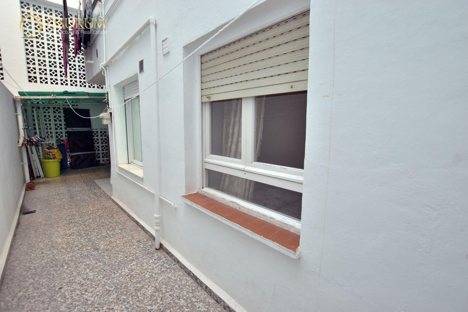 4 bedroom Flat for sale in Alicante / Alacant city with garage - € 199,900 (Ref: 9345461)