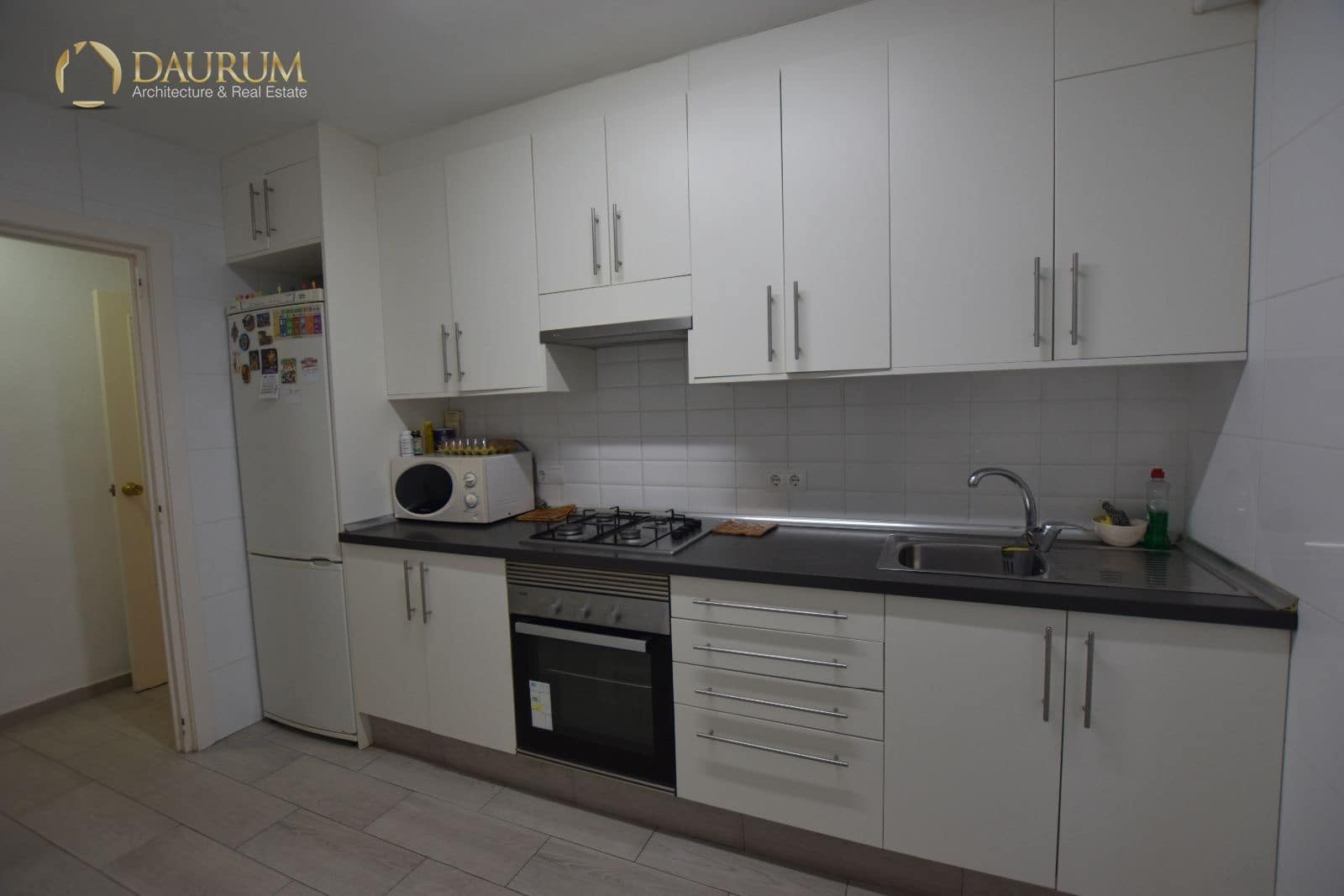 4 bedroom Flat for sale in Alicante / Alacant city with garage - € 199,900 (Ref: 9345461)