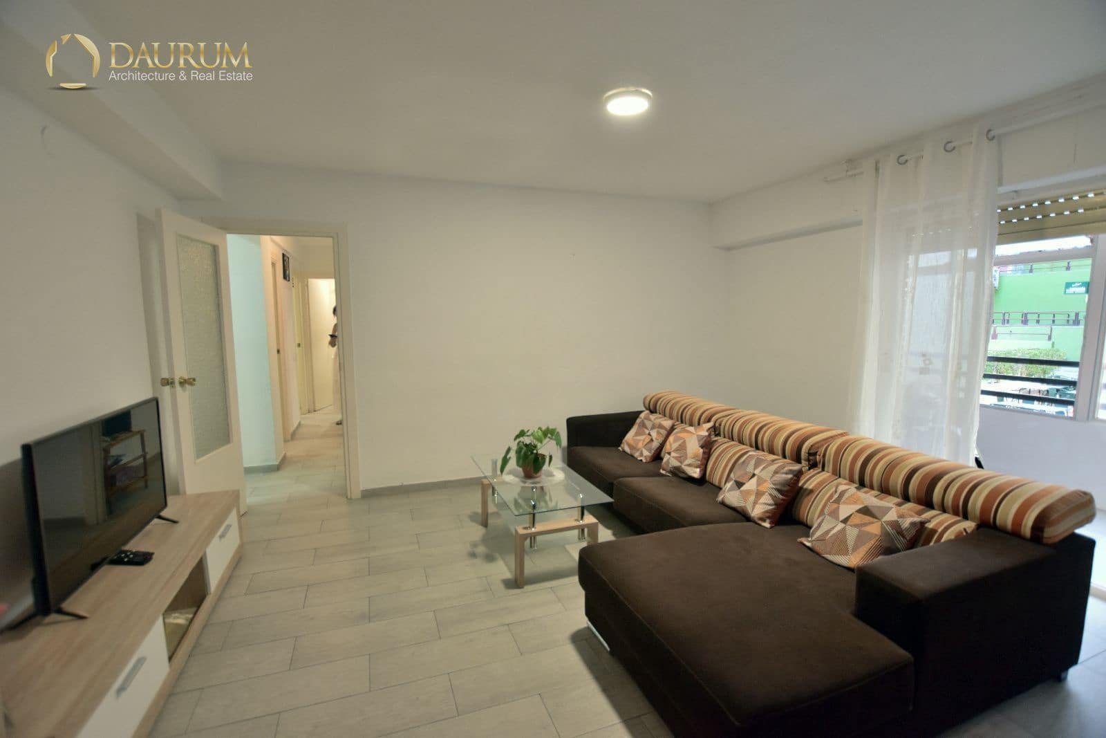 4 bedroom Flat for sale in Alicante / Alacant city with garage - € 199,900 (Ref: 9345461)