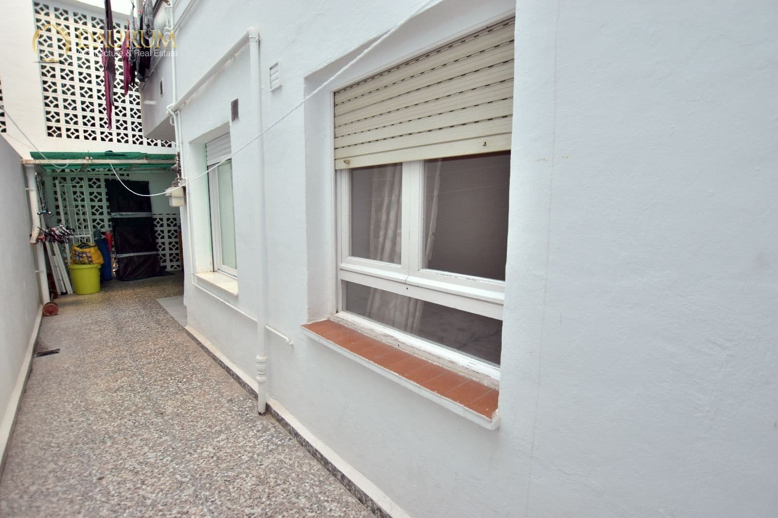 4 bedroom Flat for sale in Alicante / Alacant city with garage - € 199,900 (Ref: 9345461)