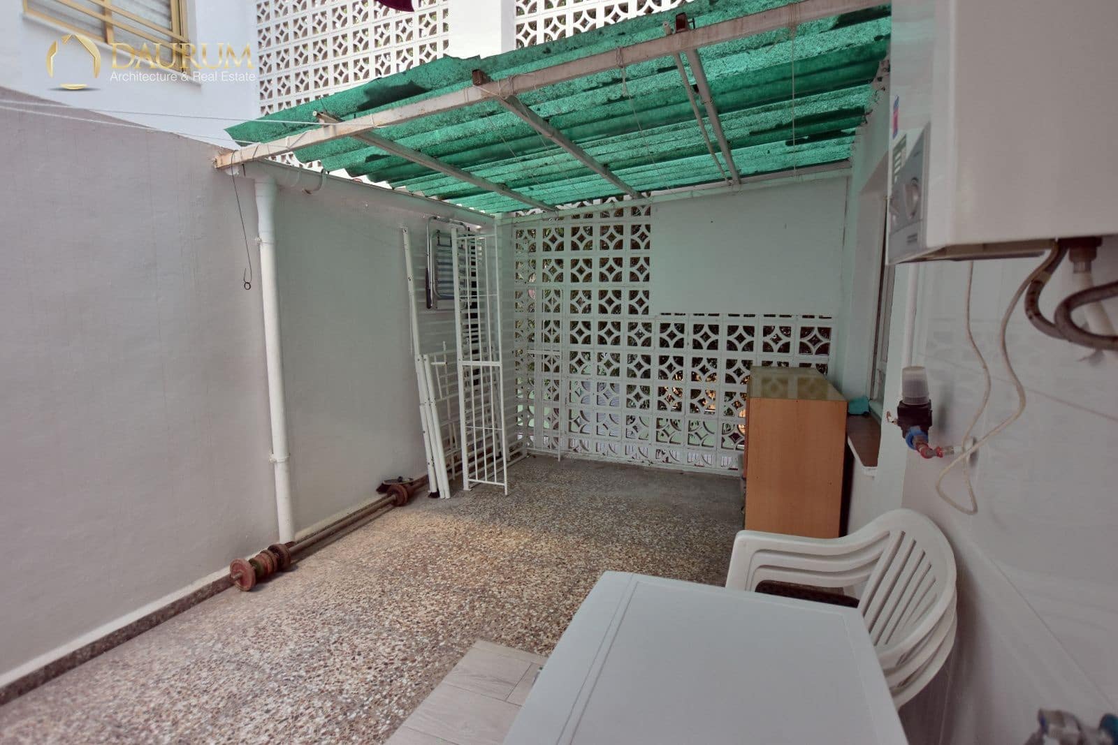 4 bedroom Flat for sale in Alicante / Alacant city with garage - € 199,900 (Ref: 9345461)
