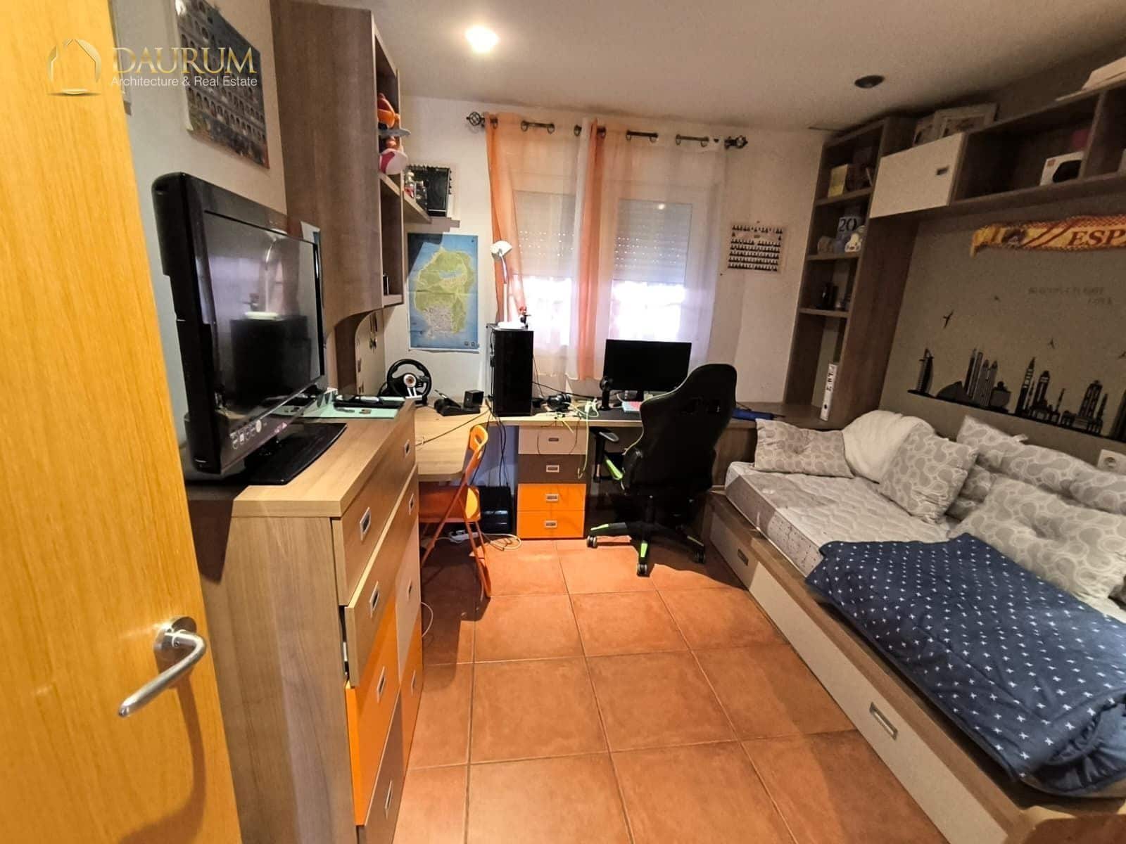 4 bedroom Villa for sale in Monforte del Cid with pool garage - € 280,000 (Ref: 9345464)