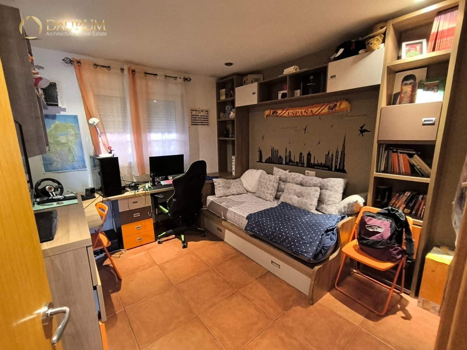 4 bedroom Villa for sale in Monforte del Cid with pool garage - € 280,000 (Ref: 9345464)